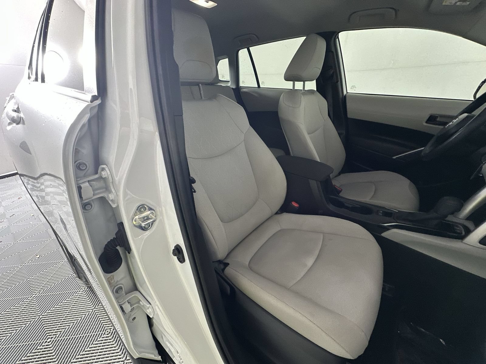 Used 2022 Toyota Corolla Cross L FWD image 26