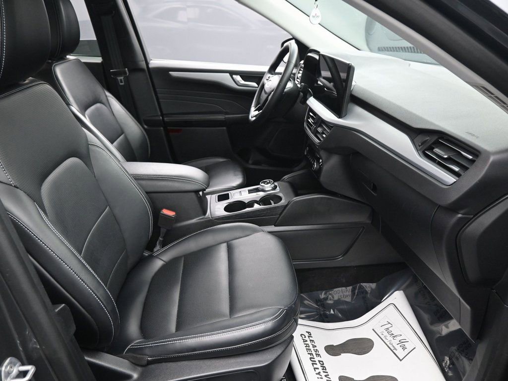 Used 2025 Ford Escape Platinum image 34