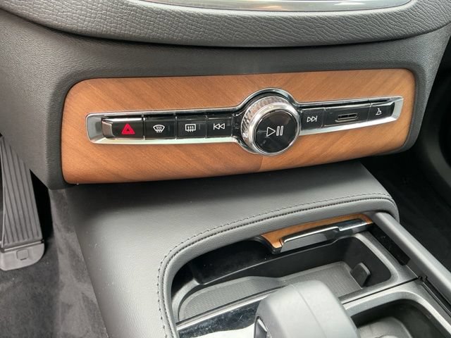 Certified 2024 Volvo XC90 T8 Plus w/ Protection Package Premier AWD/4WD image 18