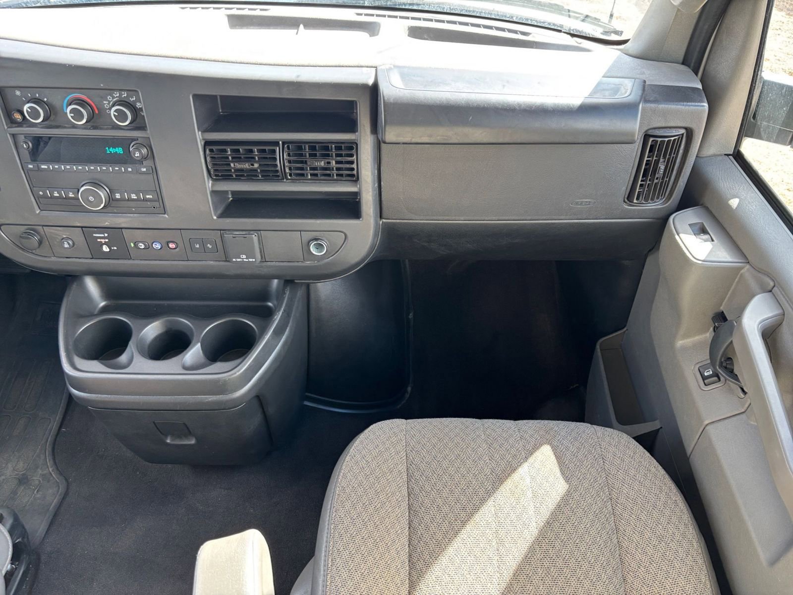 Used 2025 Chevrolet Express 3500 LT w/ LT Preferred Equipment Group image 35