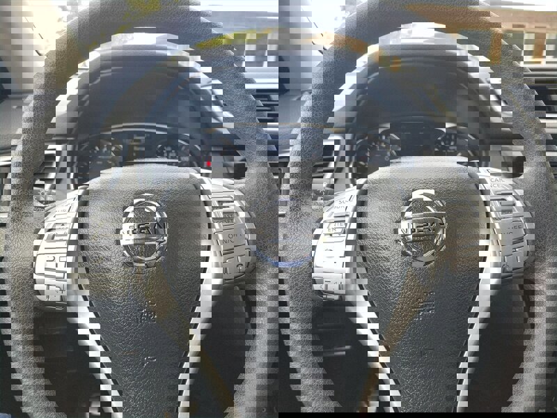 Used 2015 Nissan Rogue S image 16