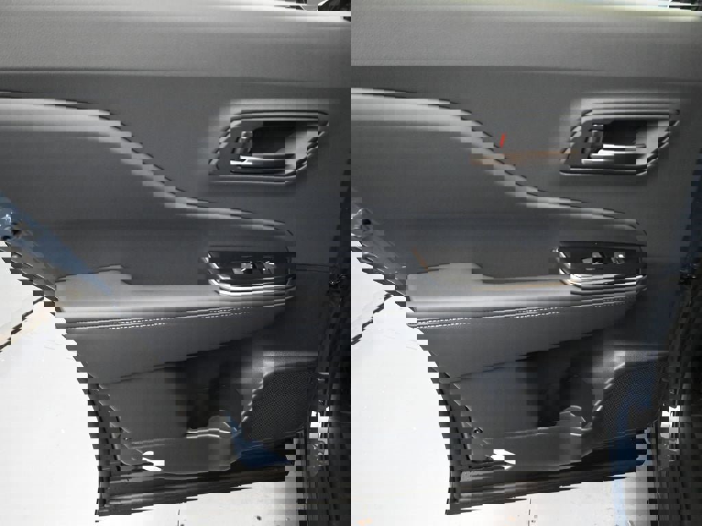 New 2025 Toyota Crown Signia image 22