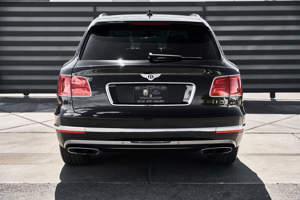 Used 2017 Bentley Bentayga AWD/4WD image 14