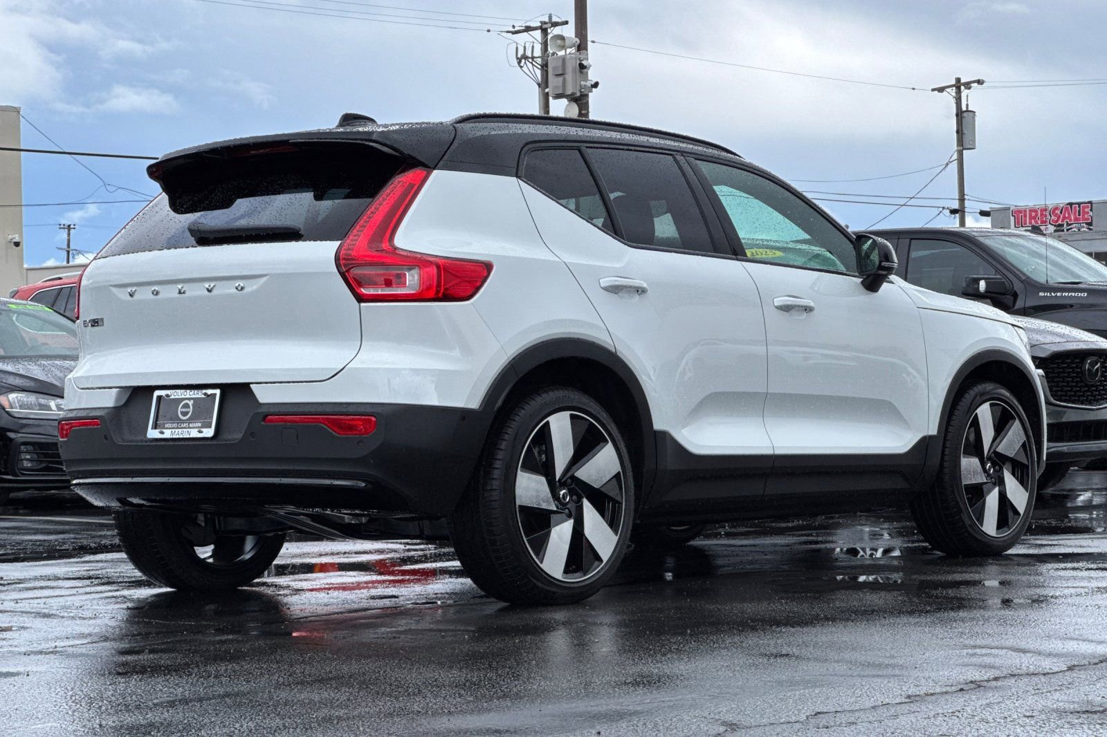 New 2026 Volvo EX40 Plus w/ Climate Package image 2