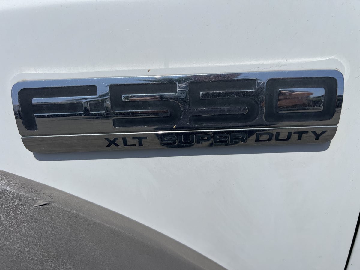 Used 2005 Ford F550 2WD Crew Cab Super Duty image 8