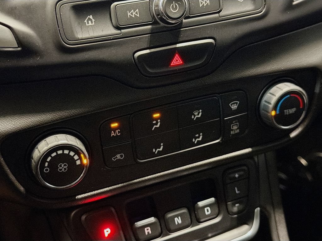 Used 2020 GMC Terrain SLE FWD image 17