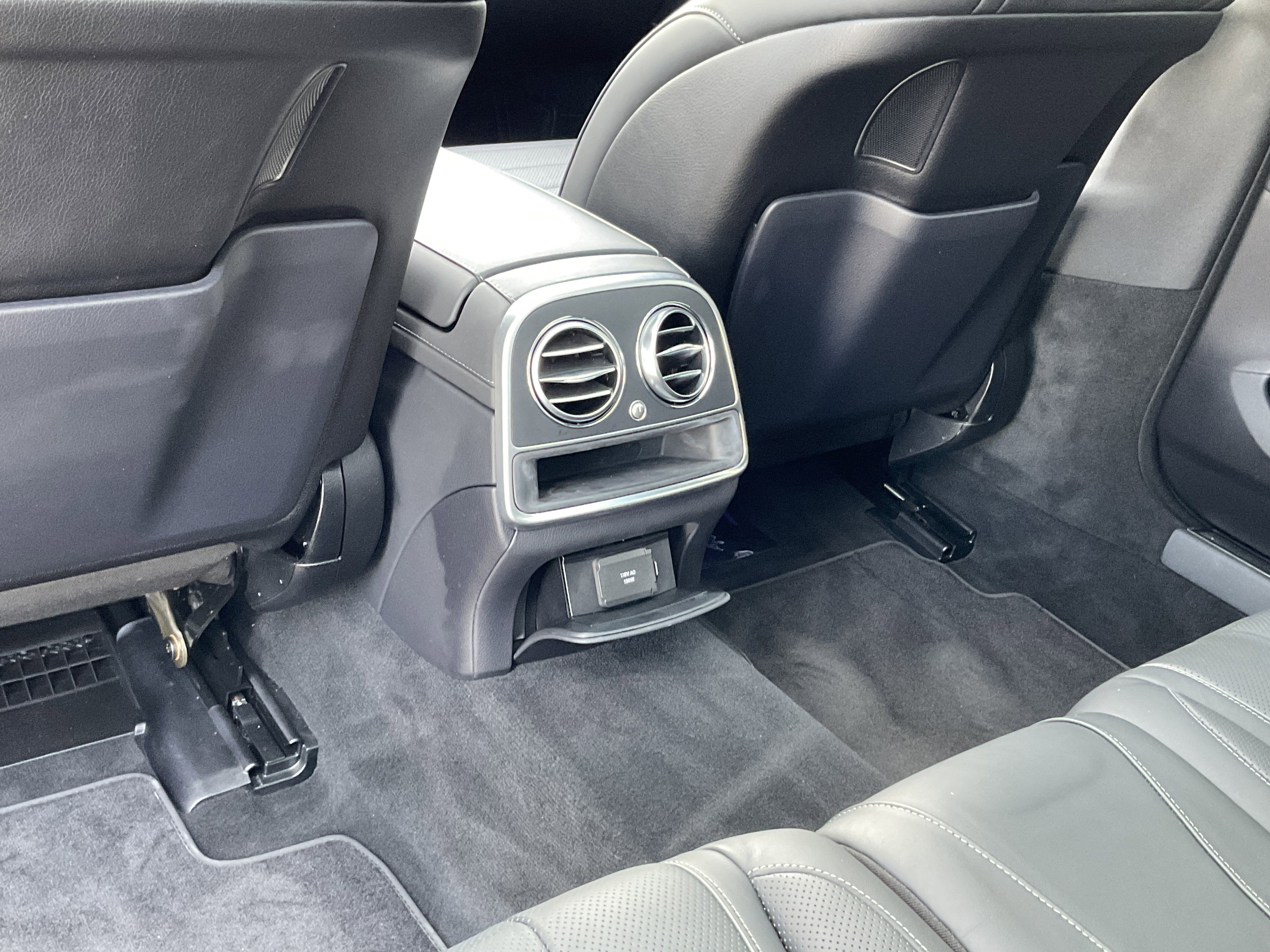 Used 2020 Mercedes-Benz S 560 Sedan image 25