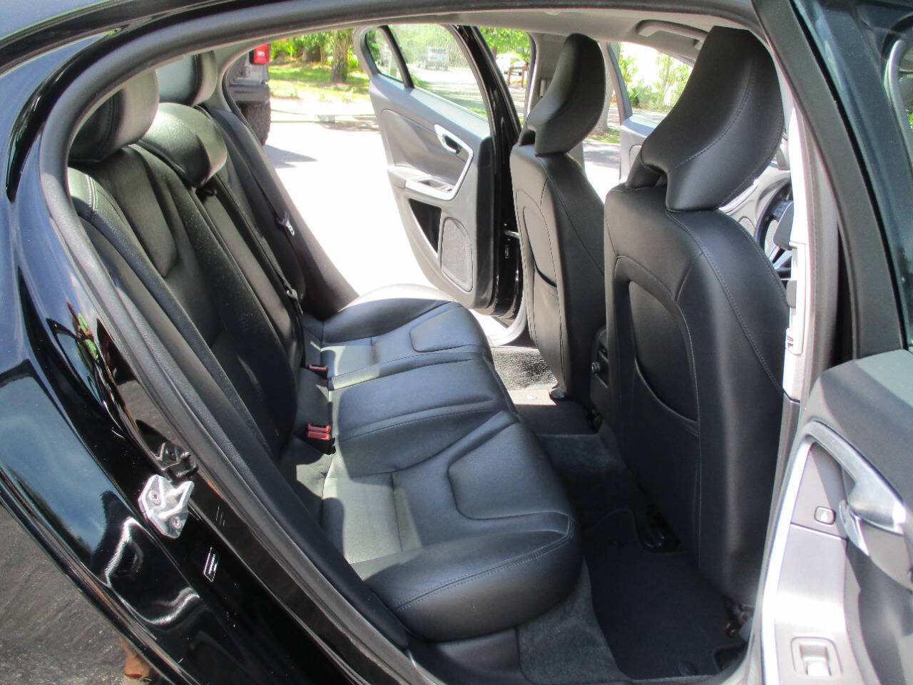 Used 2015 Volvo S60 T5 Premier w/ Convenience Package FWD image 27