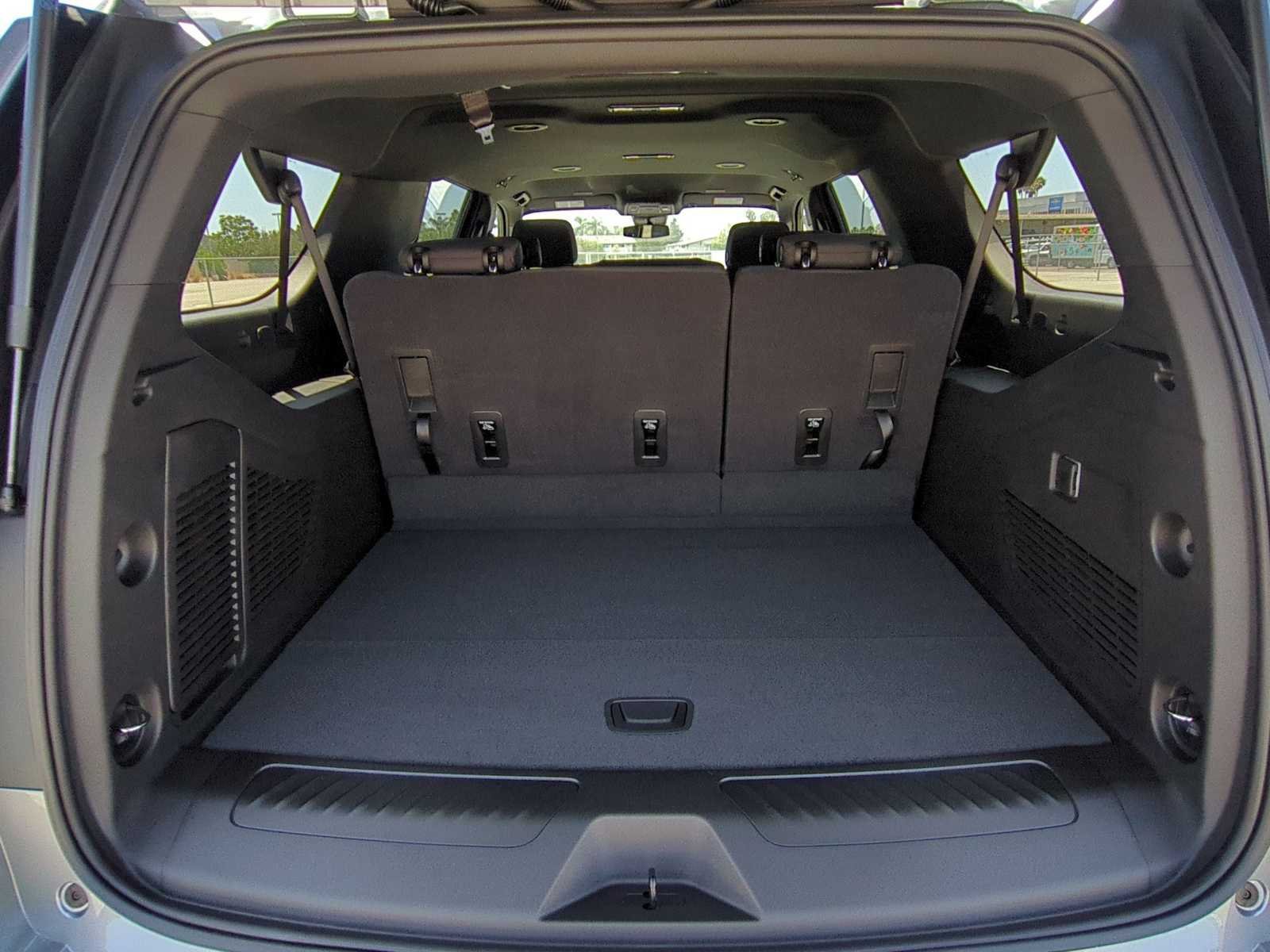 New 2026 Chevrolet Suburban LS RWD image 25