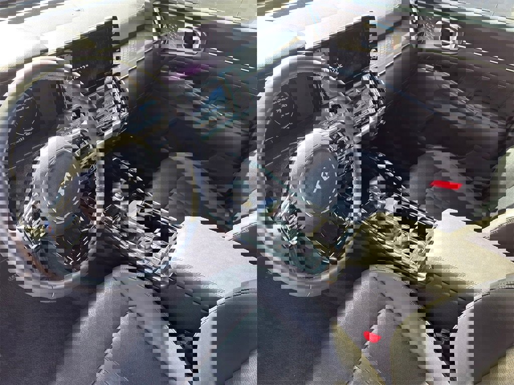 Used 2023 Kia Sorento SX image 9