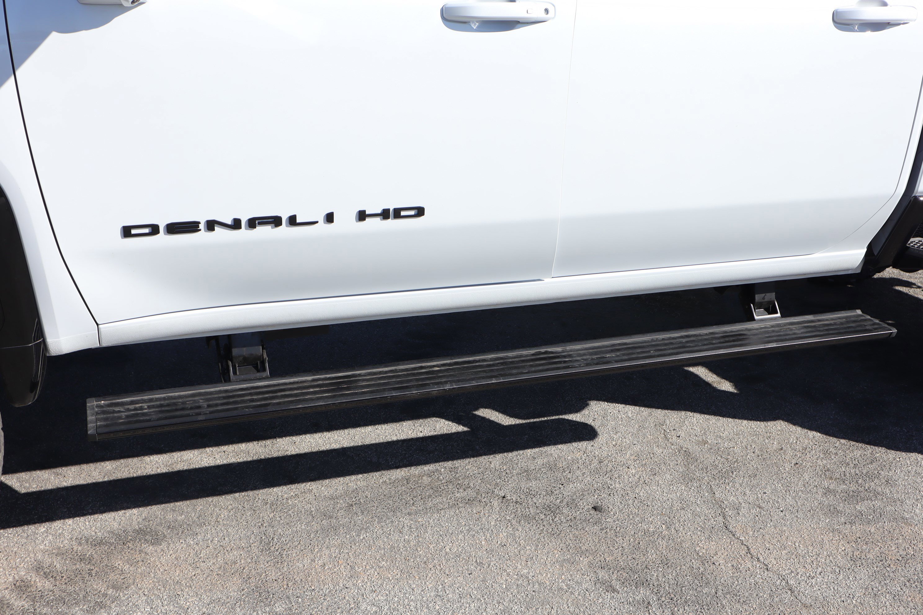 Used 2026 GMC Sierra 3500 Denali Ultimate w/ LPO, Black Badging Package image 37