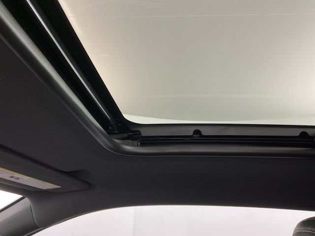 Used 2020 Chevrolet Camaro ZL1 RWD image 22