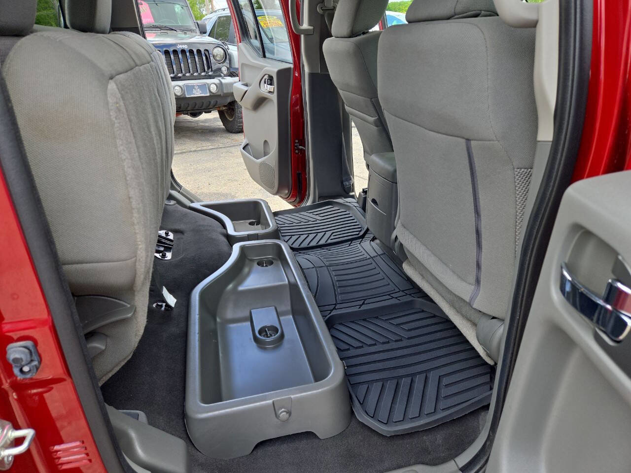 Used 2019 Nissan Frontier SV image 34