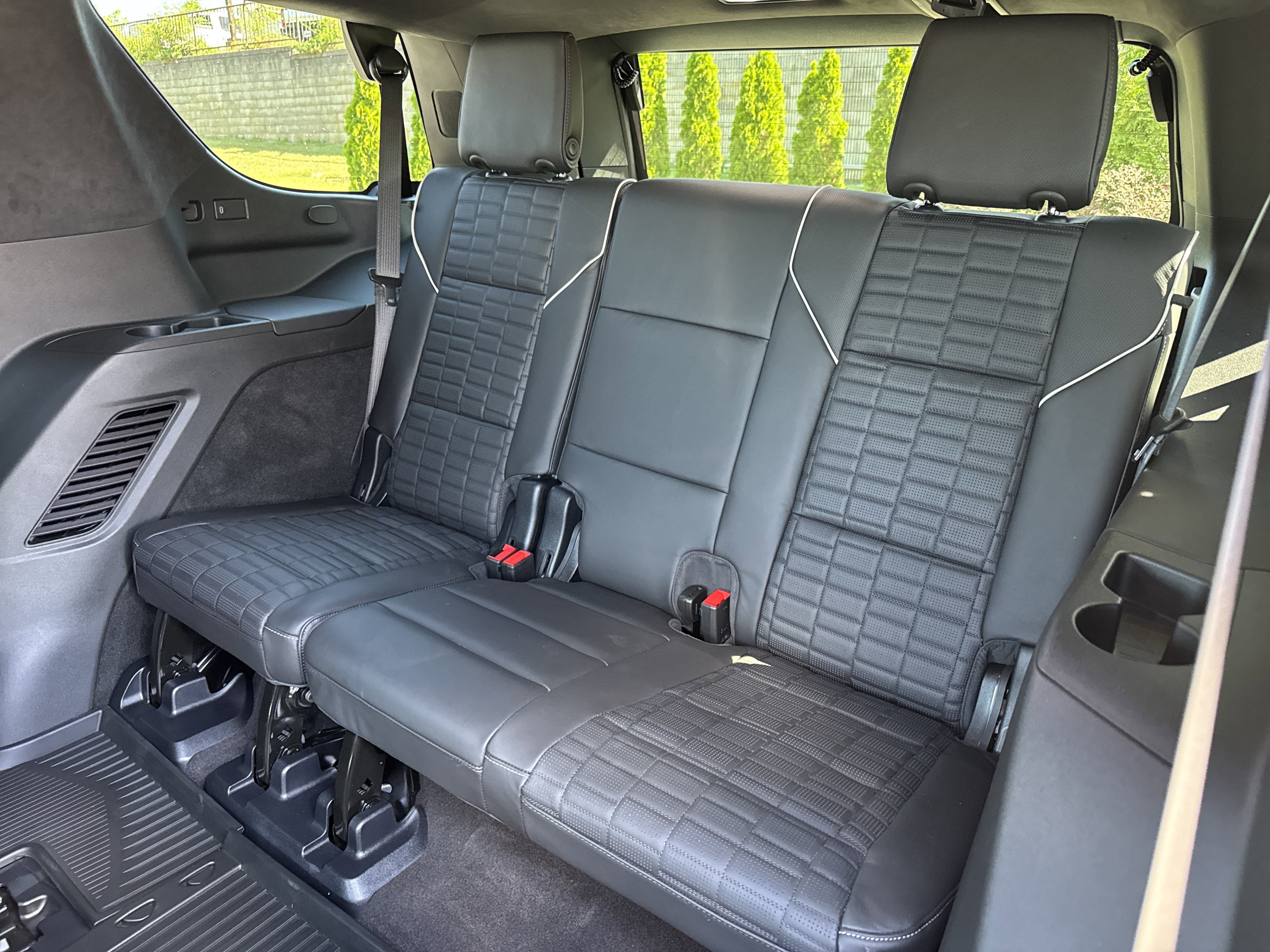 Used 2025 Cadillac Escalade Sport Platinum w/ LPO, ONYX Package image 34