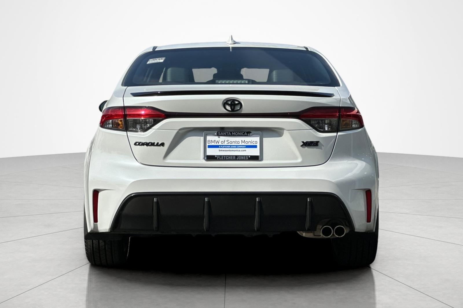 Used 2025 Toyota Corolla XSE FWD image 4