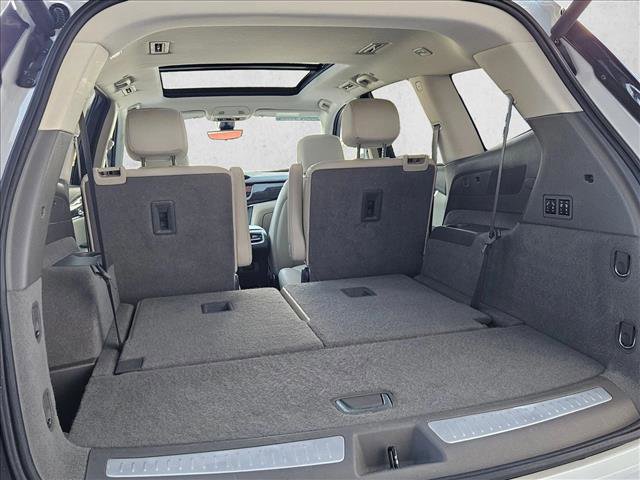 Used 2022 Cadillac XT6 Premium Luxury w/ Technology Package AWD/4WD image 6