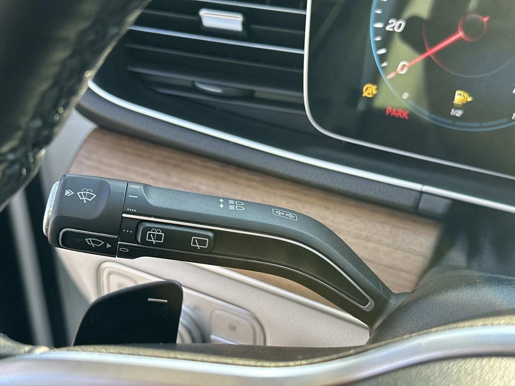 Used 2022 Mercedes-Benz GLE 350 4MATIC w/ Premium Package image 21