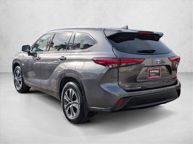 Used 2021 Toyota Highlander XLE image 8