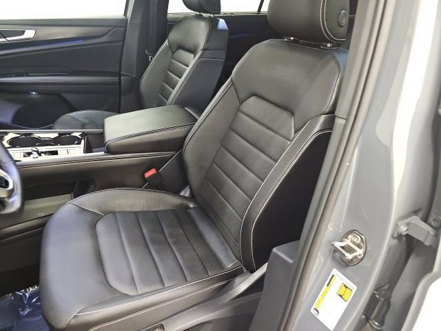 Used 2025 Volkswagen Atlas Cross Sport SEL R-Line image 15