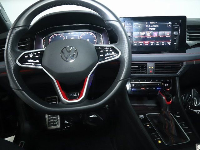 Certified 2025 Volkswagen Jetta GLI Autobahn image 28