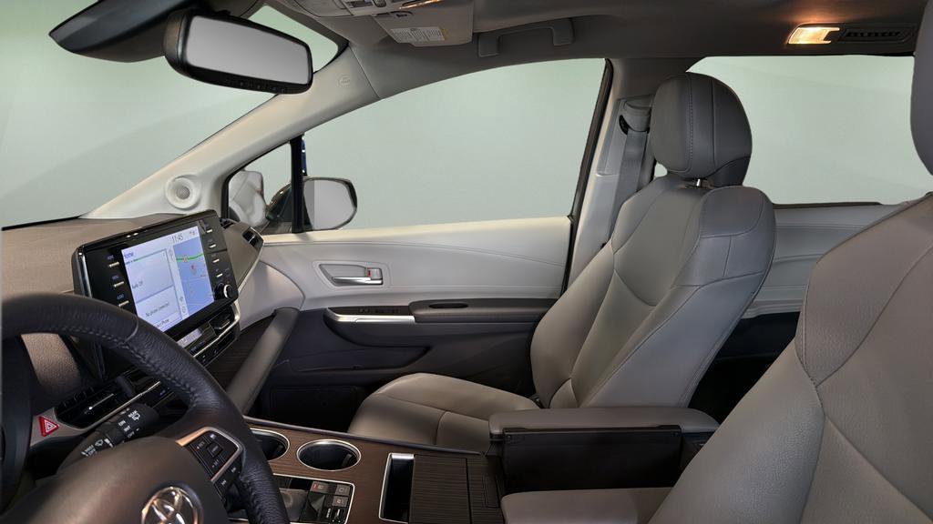 Used 2023 Toyota Sienna XLE w/ XLE Plus Package image 13