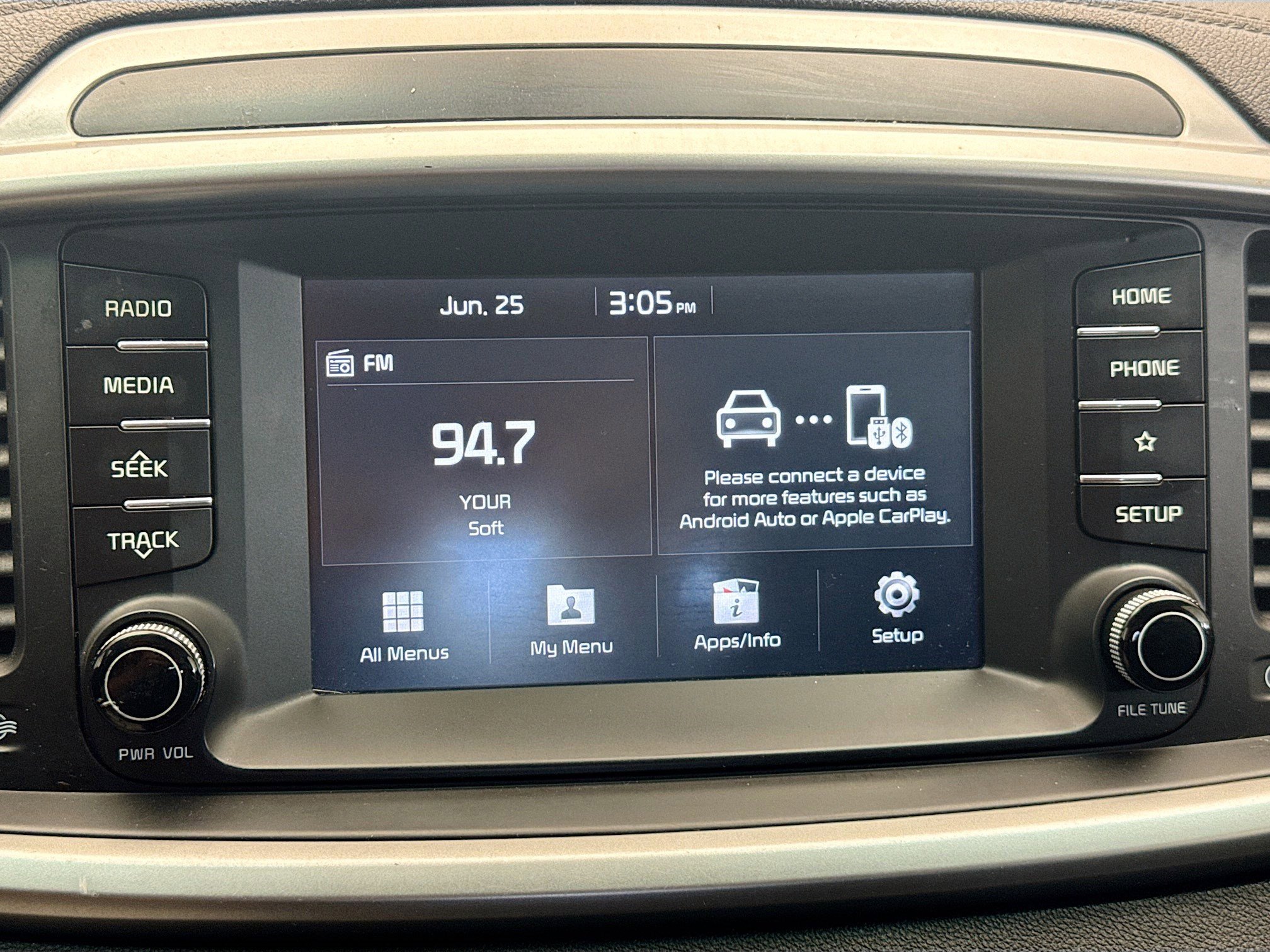 Used 2019 Kia Sorento LX image 9