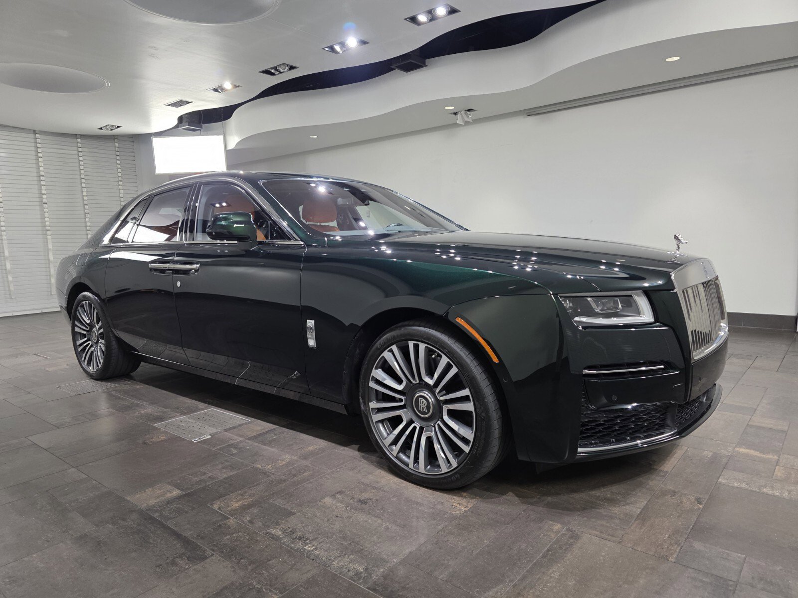 Used 2024 Rolls-Royce Ghost w/ Ghost Package image 33