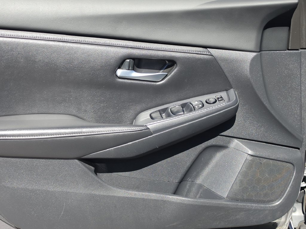 Certified 2022 Nissan Sentra SV FWD image 19