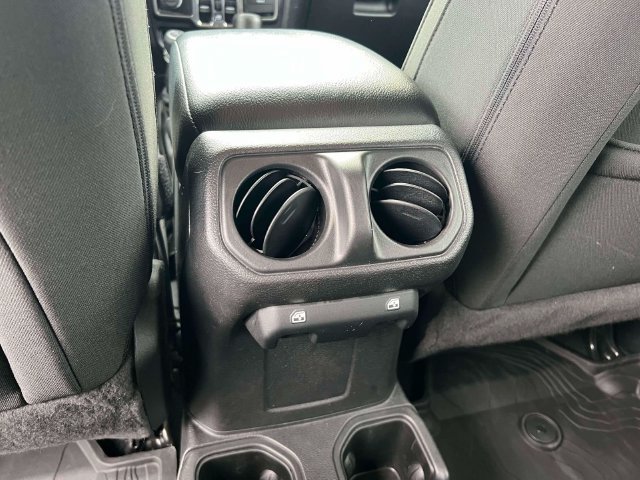 Used 2022 Jeep Wrangler Unlimited Sport AWD/4WD image 20