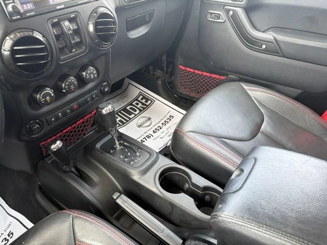 Used 2017 Jeep Wrangler Unlimited Rubicon AWD/4WD image 22