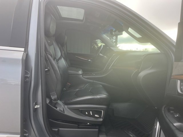 Used 2019 Cadillac Escalade ESV Luxury image 31