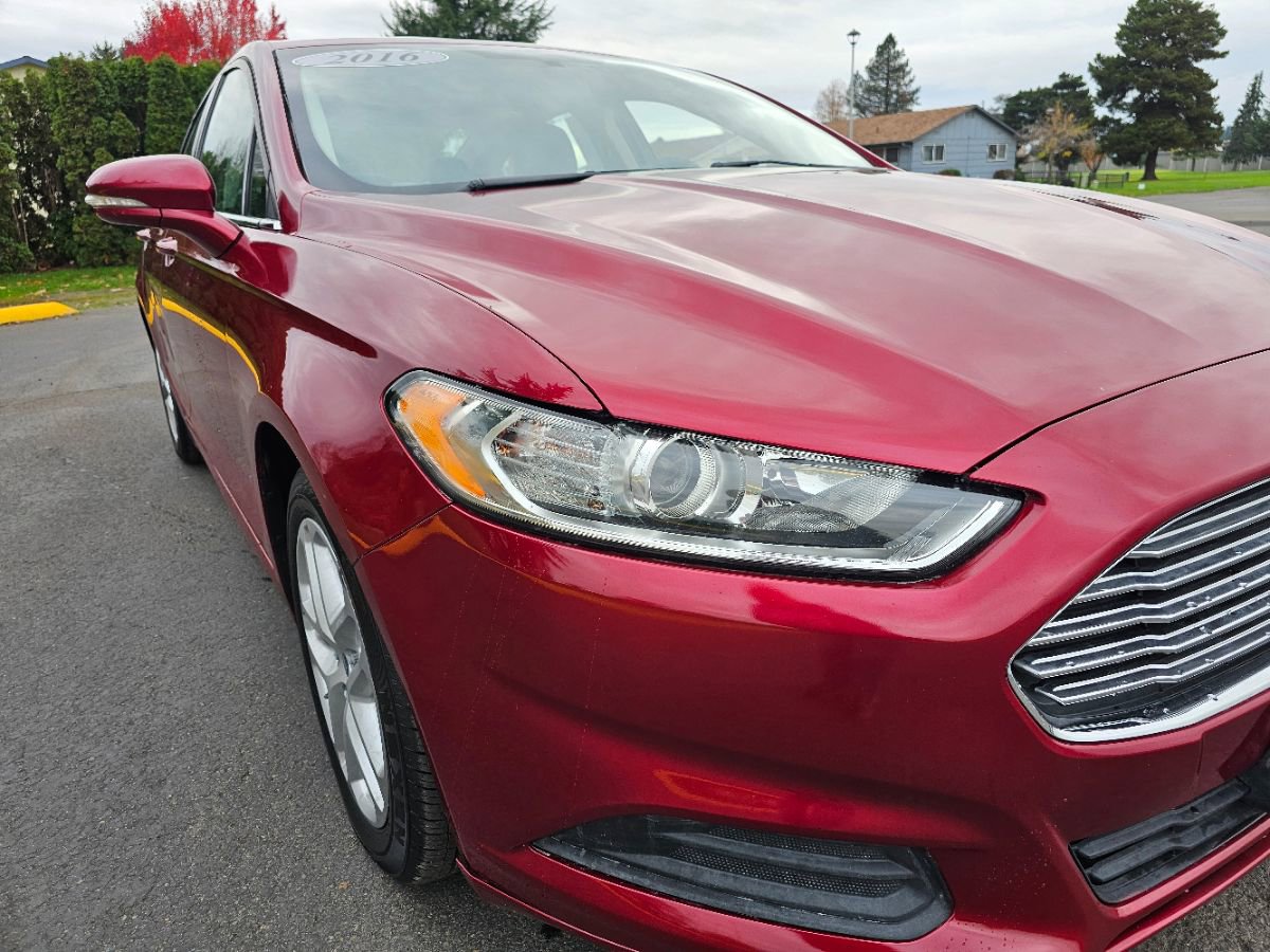 Used 2016 Ford Fusion SE image 6