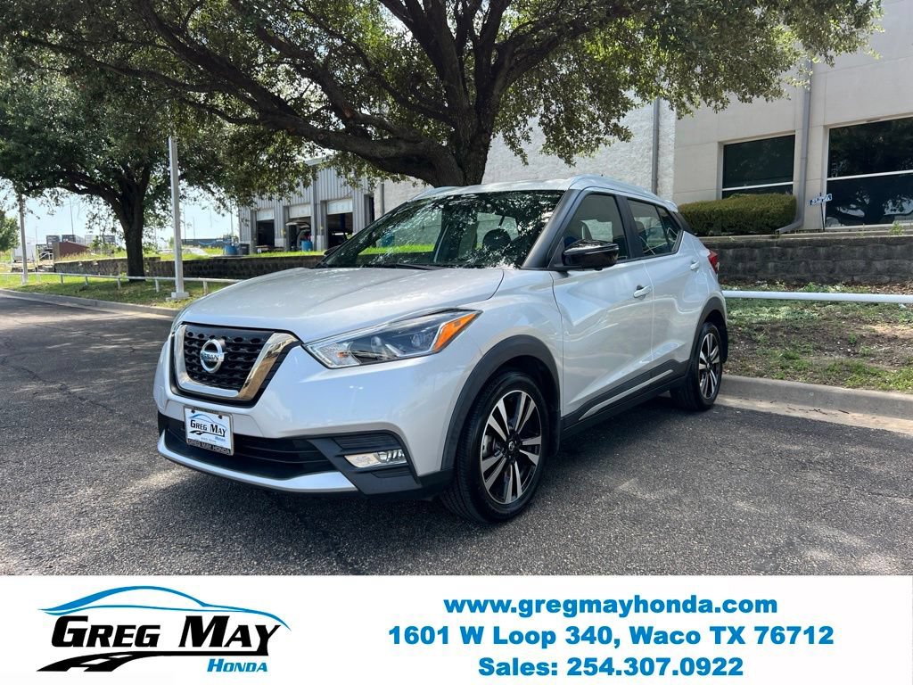 Used 2019 Nissan Kicks SR w/ SR Premium Package FWD image 3