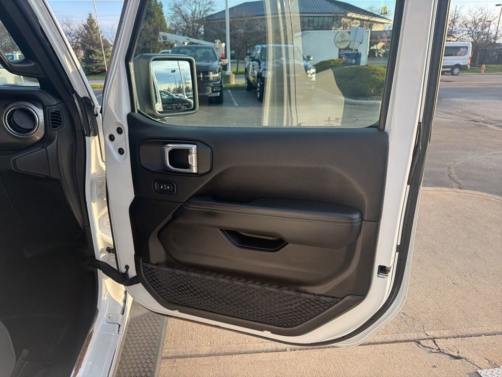 Used 2021 Jeep Wrangler Unlimited Sahara w/ Dual Top Group image 34