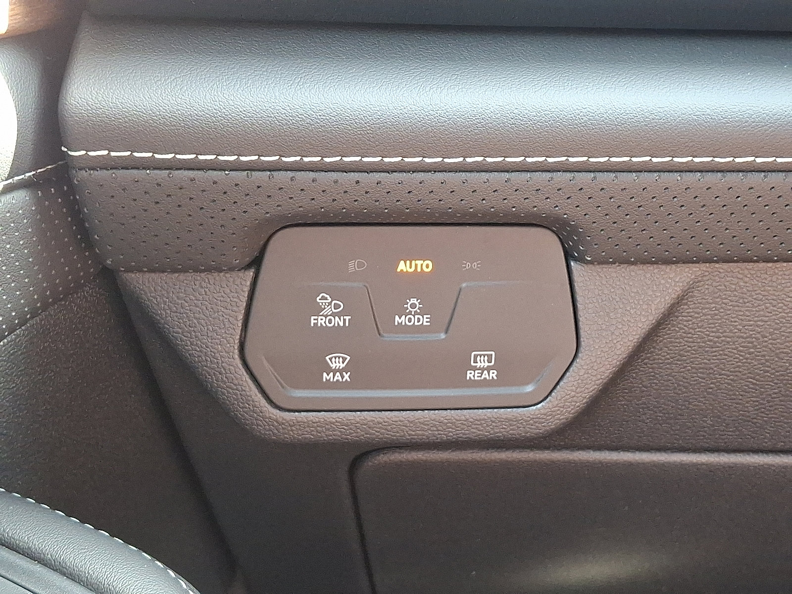 New 2026 Volkswagen Atlas SE image 14