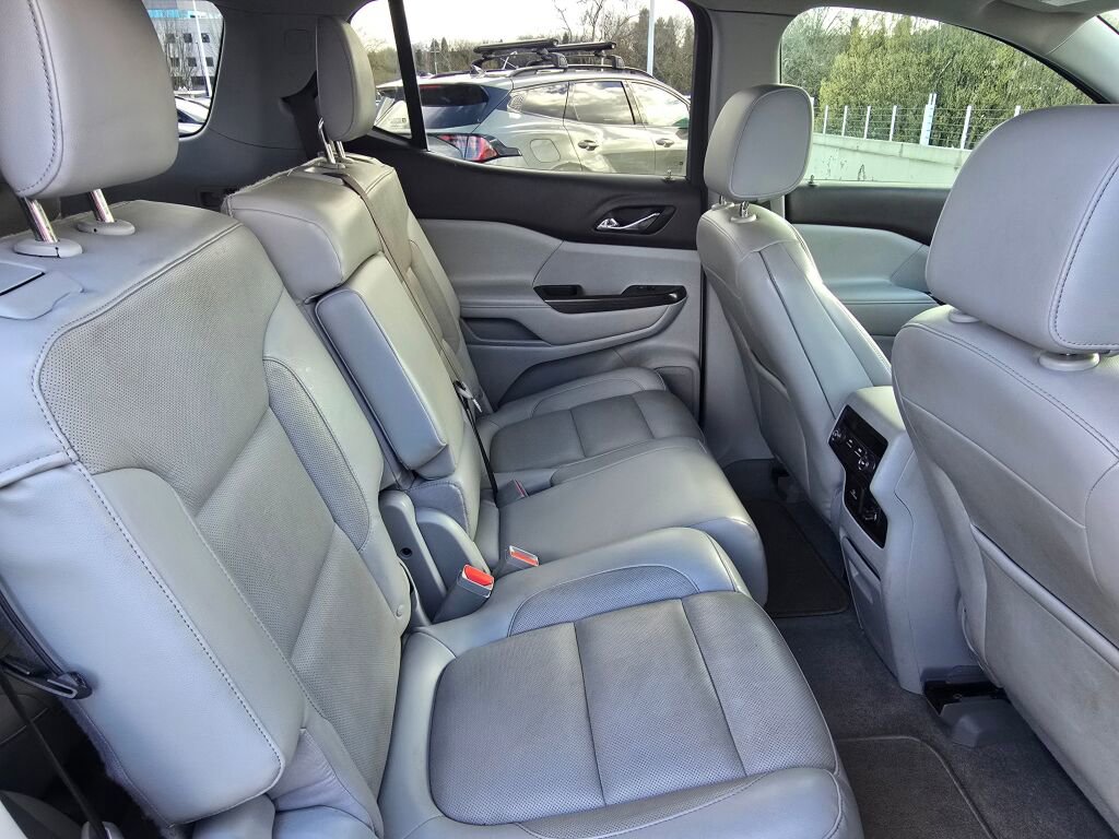 Used 2017 GMC Acadia SLT image 12