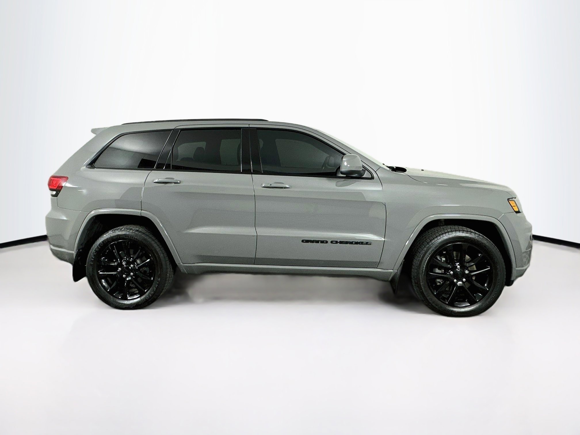 Used 2021 Jeep Grand Cherokee Laredo X AWD/4WD image 10