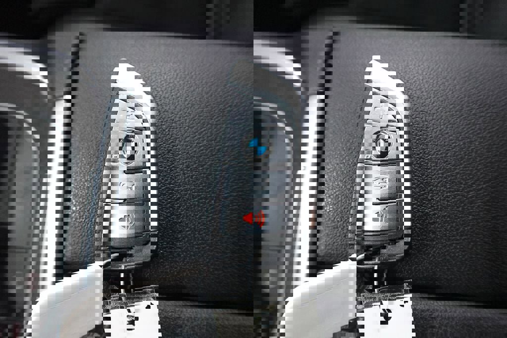 Used 2022 BMW X5 xDrive40i w/ Parking Assistance Package image 33