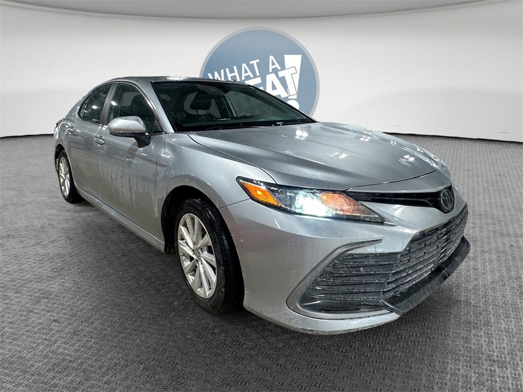 Used 2023 Toyota Camry LE image 1