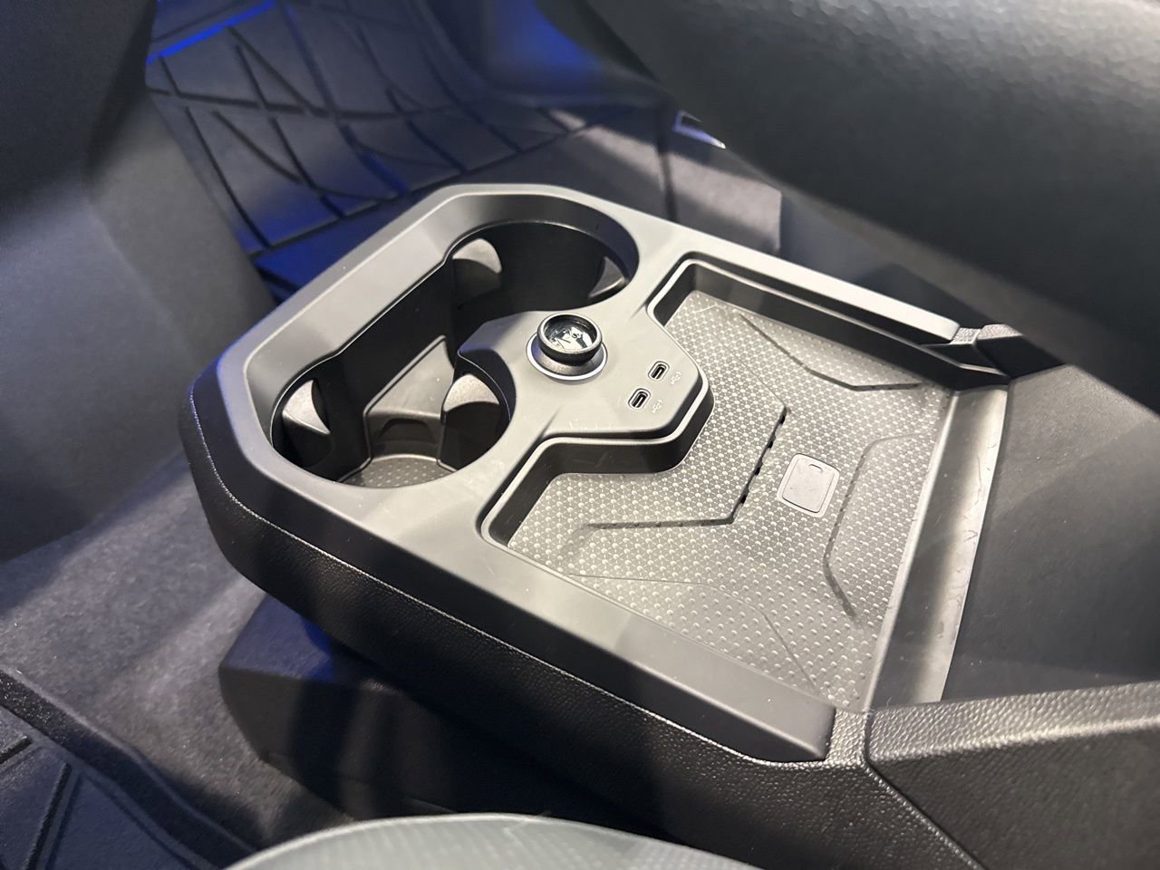 Used 2024 BMW iX xDrive50 w/ Sport Package image 28