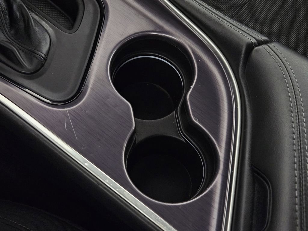 Used 2016 Dodge Challenger R/T RWD image 16
