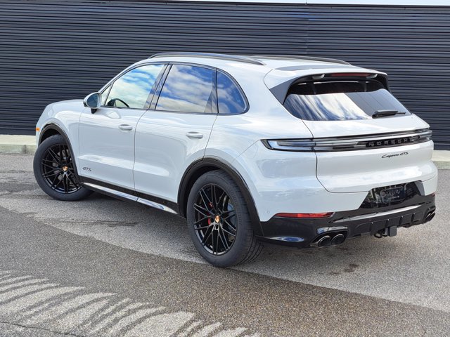 New 2026 Porsche Cayenne GTS image 3