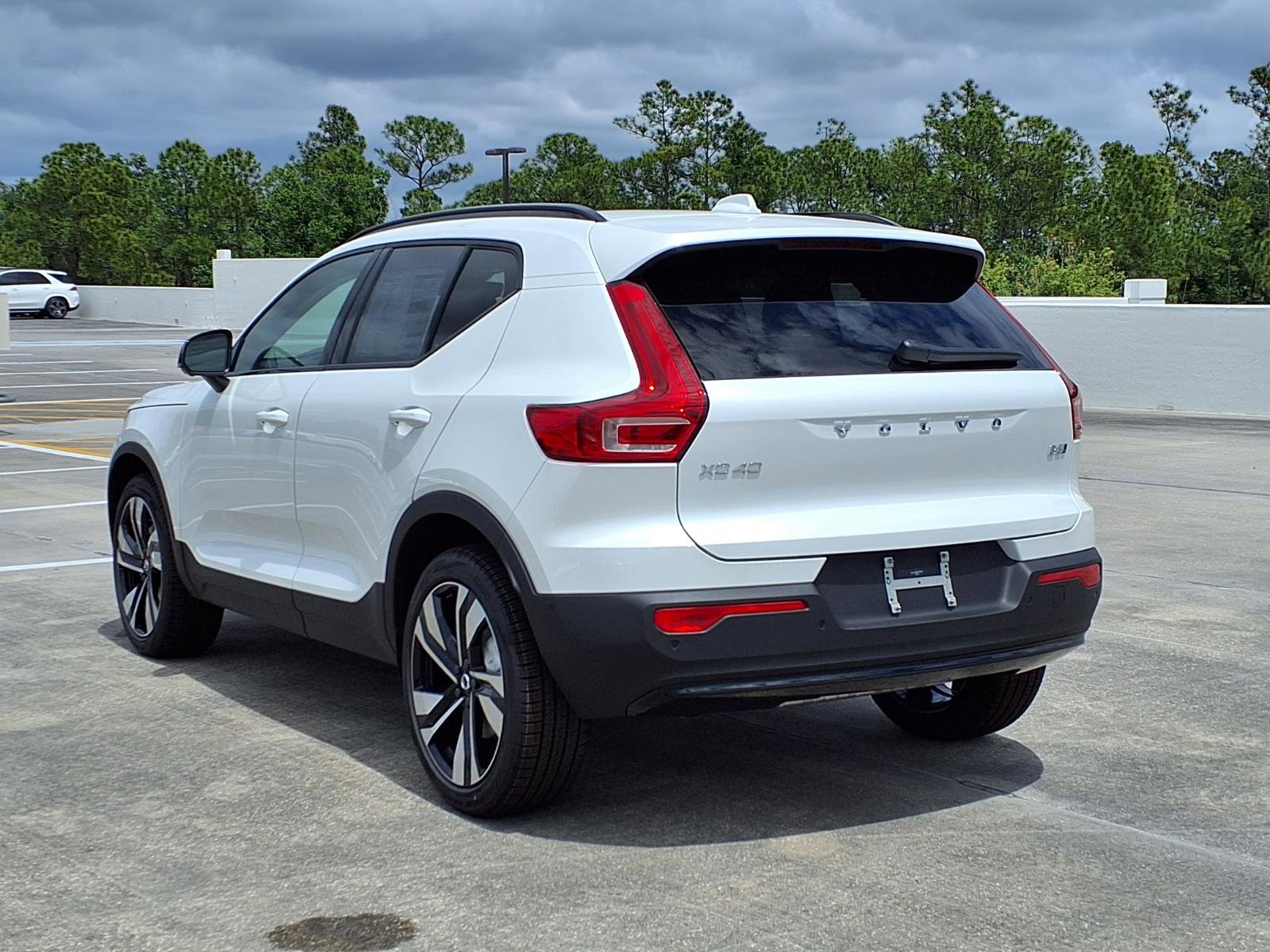 New 2026 Volvo XC40 B5 Ultra w/ Protection Package Premier AWD/4WD image 5