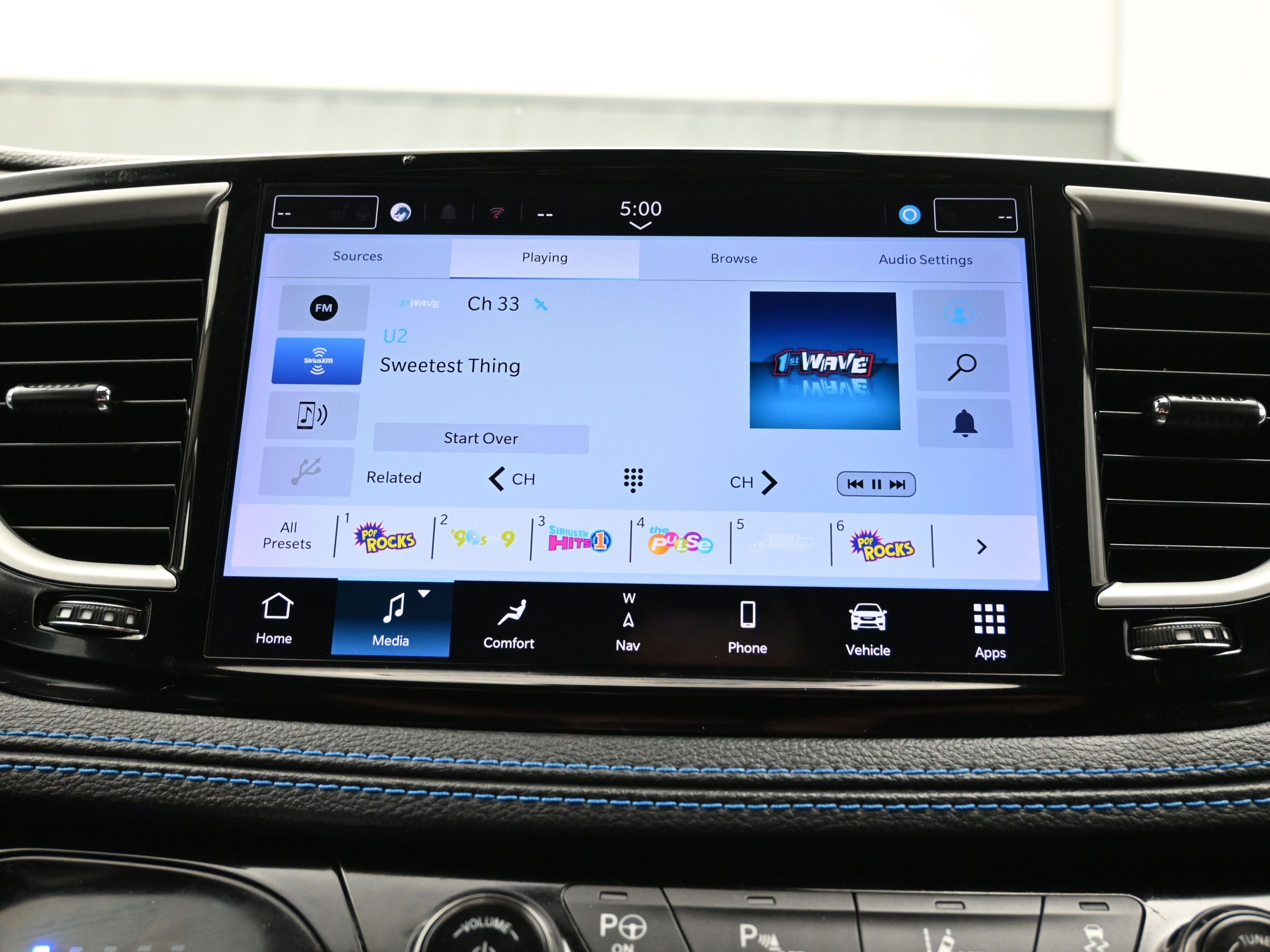 Used 2021 Chrysler Pacifica Touring-L image 33