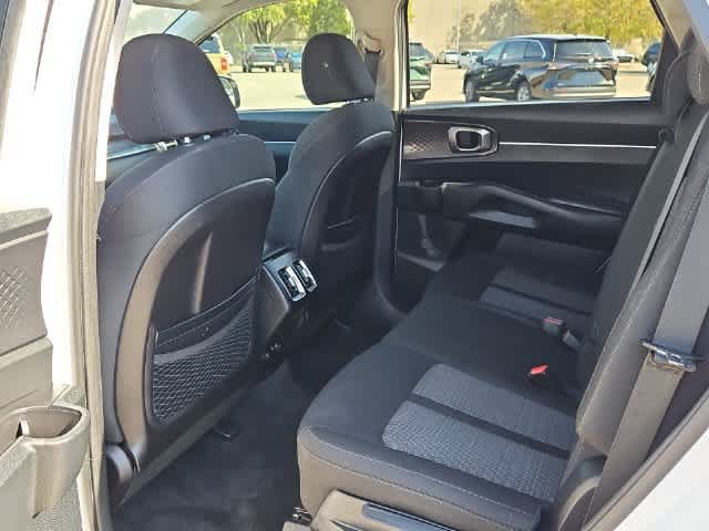 Used 2021 Kia Sorento LX FWD image 16