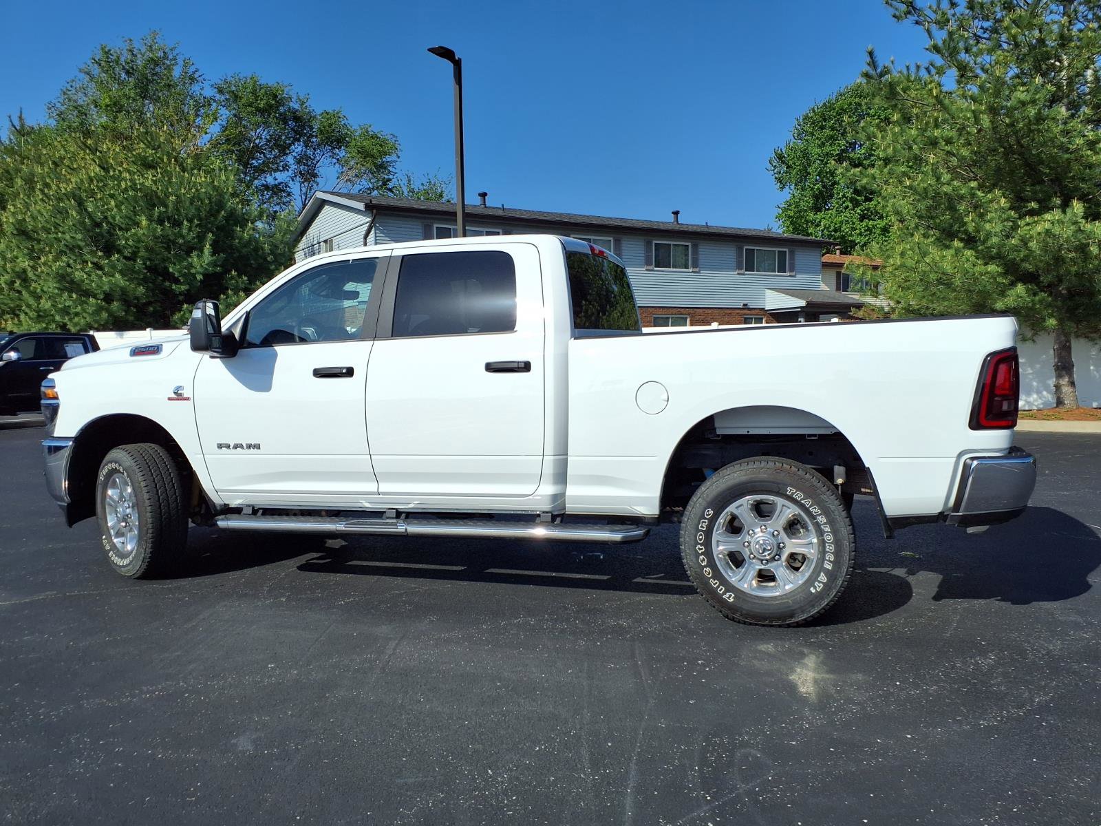 Used 2025 RAM 2500 Big Horn AWD/4WD image 30