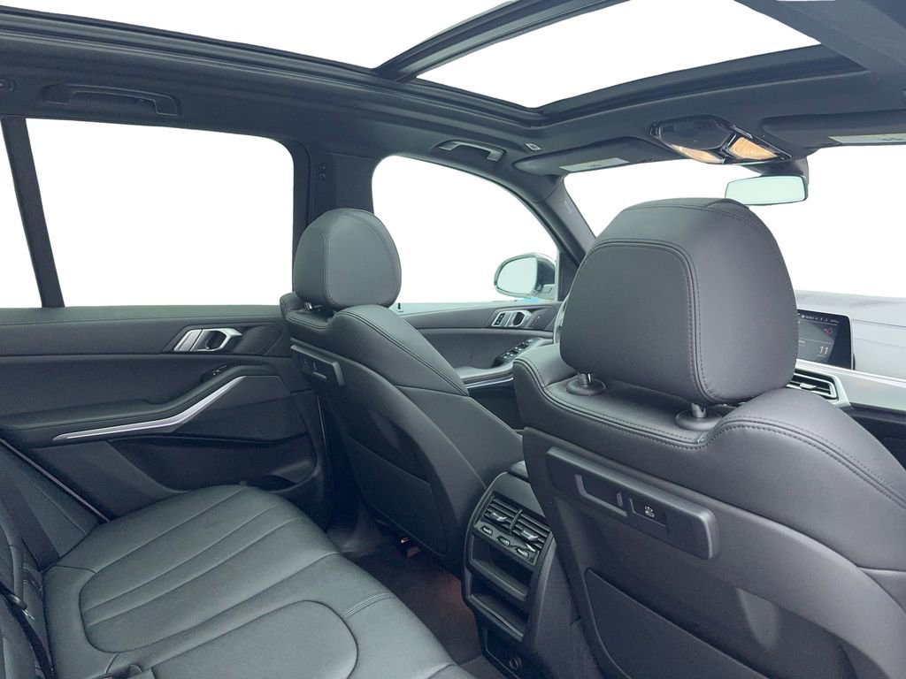 Used 2022 BMW X5 xDrive40i w/ Parking Assistance Package image 49