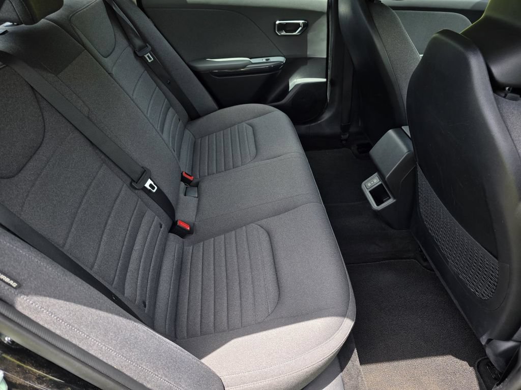 Used 2025 Kia K4 EX FWD image 37