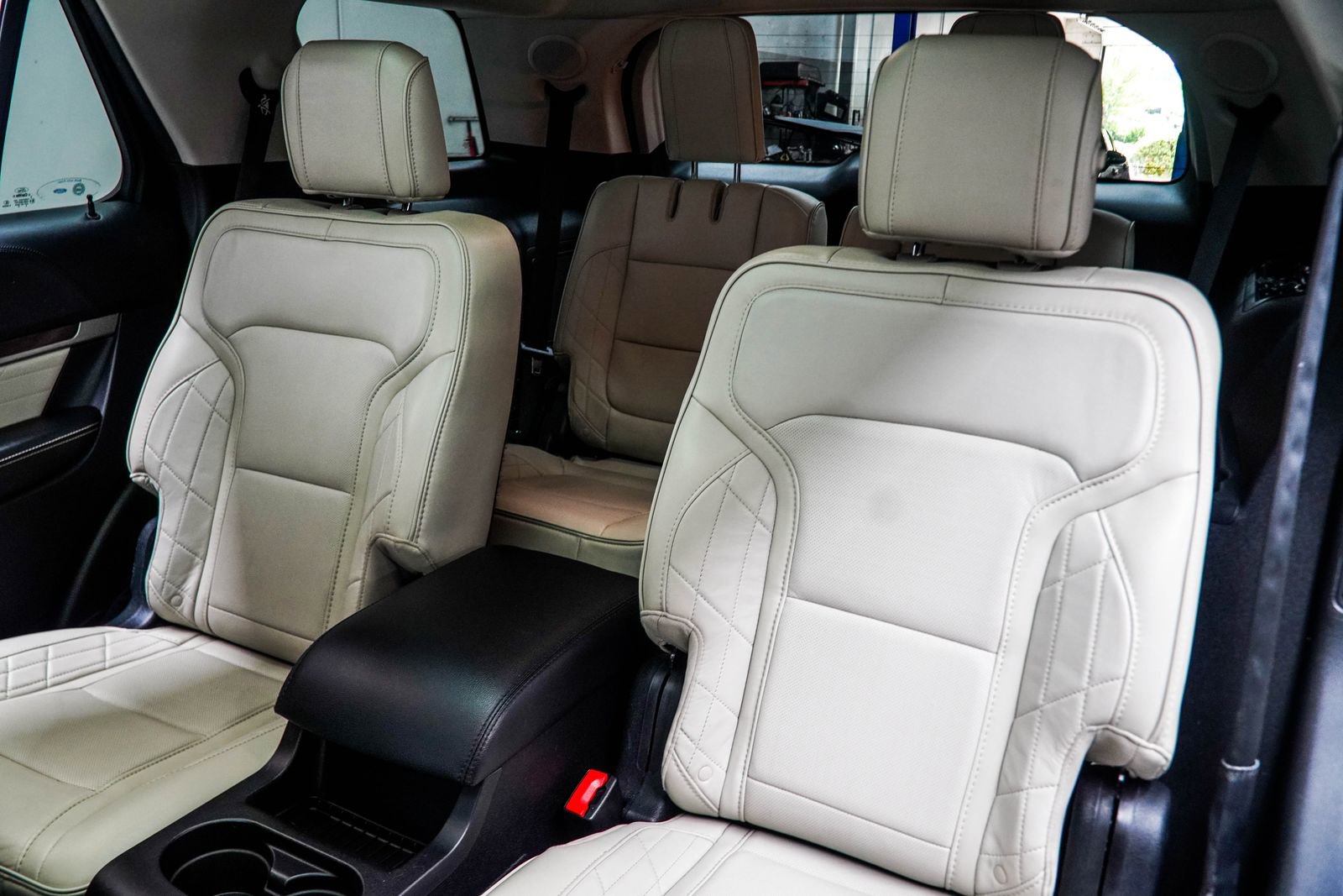 Used 2018 Ford Explorer Platinum AWD/4WD image 38
