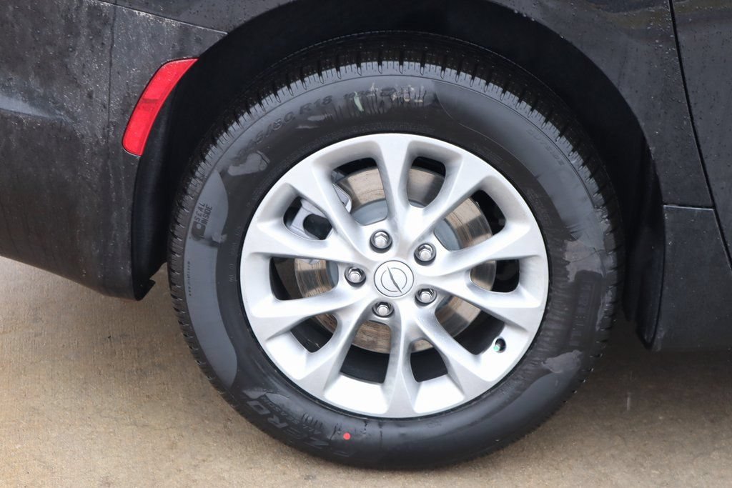 New 2026 Chrysler Pacifica Select AWD/4WD image 19